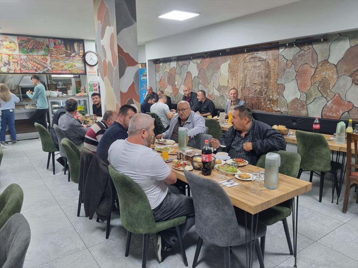 Yığılca\'da korsan taşımacılığın önüne geçmek için taksicilerle görüşüldü