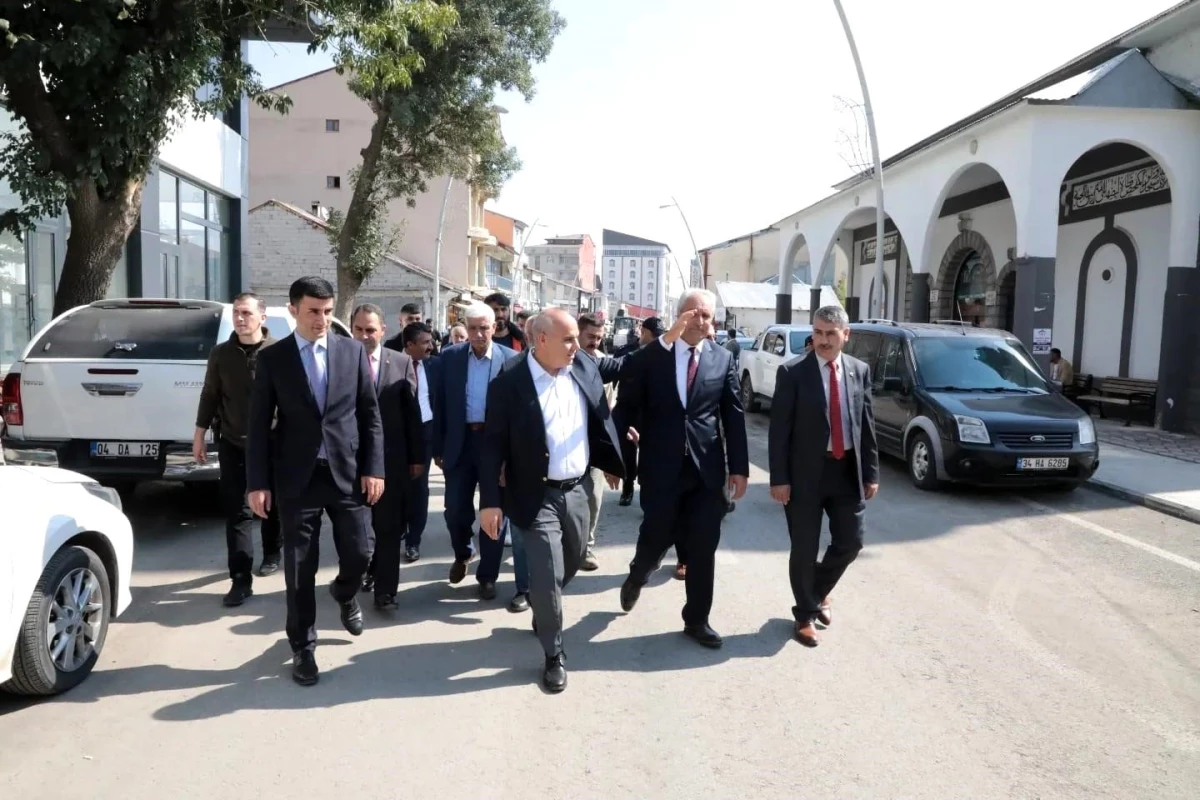 Ağrı Valisi Mustafa Koç, 13 yıl sonra Eleşkirt\'i ziyaret etti