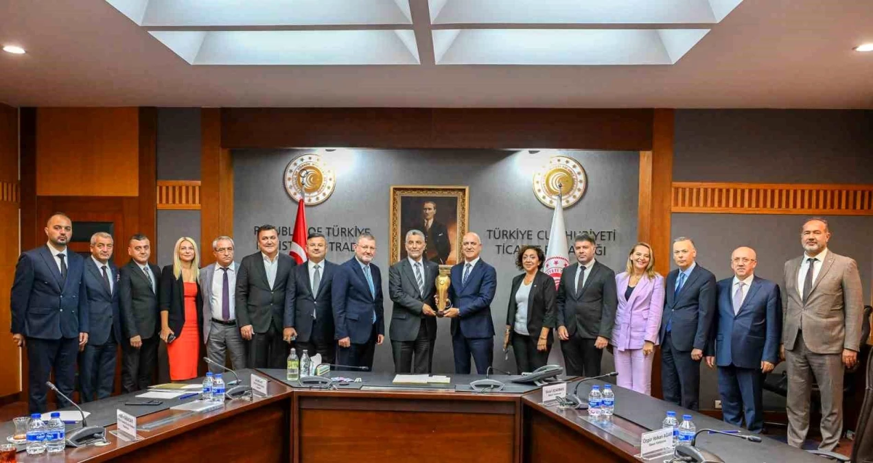 ATSO Yönetim Kurulu Başkanı Ali Bahar, Ulaştırma ve Altyapı Bakanı Abdulkadir Uraloğlu ve Ticaret Bakanı Prof. Dr. Ömer Bolat\'ı ziyaret etti