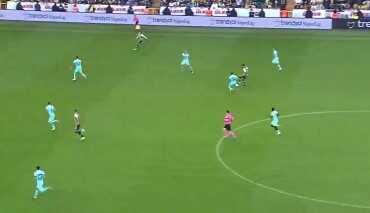 Bu sezon alev aldı! İrfan Can Kahveci'nin rakibine attığı çalım ağızları açık bıraktı