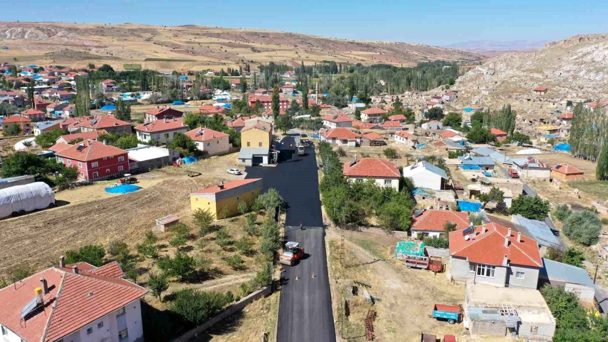 Kayseri Büyükşehir Belediyesi, Akkışla\'da 55 Milyon TL\'lik Yol Yapım Çalışmalarına Başladı