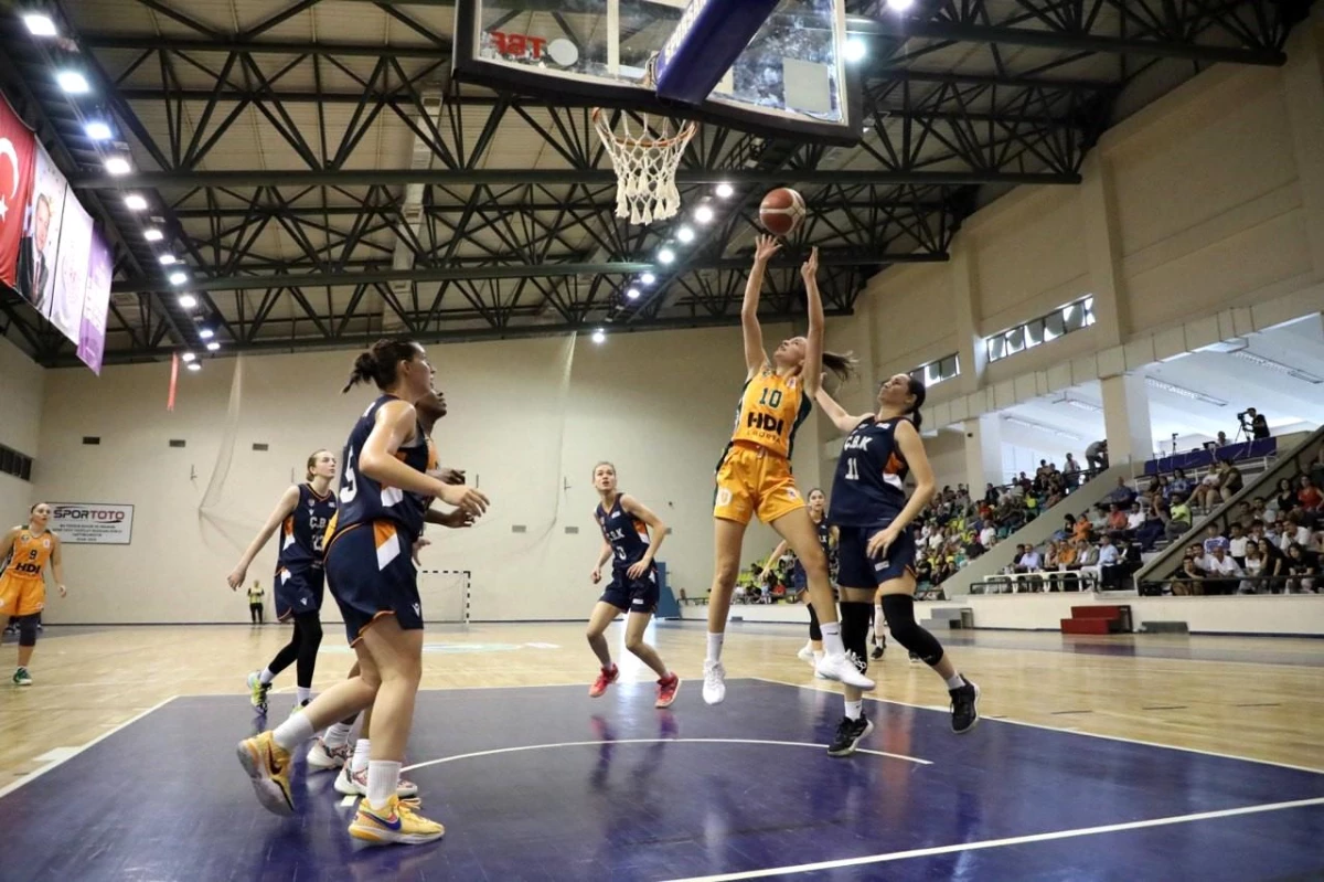 Ferhatoğlu Edremit Belediyesi Gürespor, Çukurova Basketbol Gelişim\'i mağlup ederek liderliğini sürdürdü