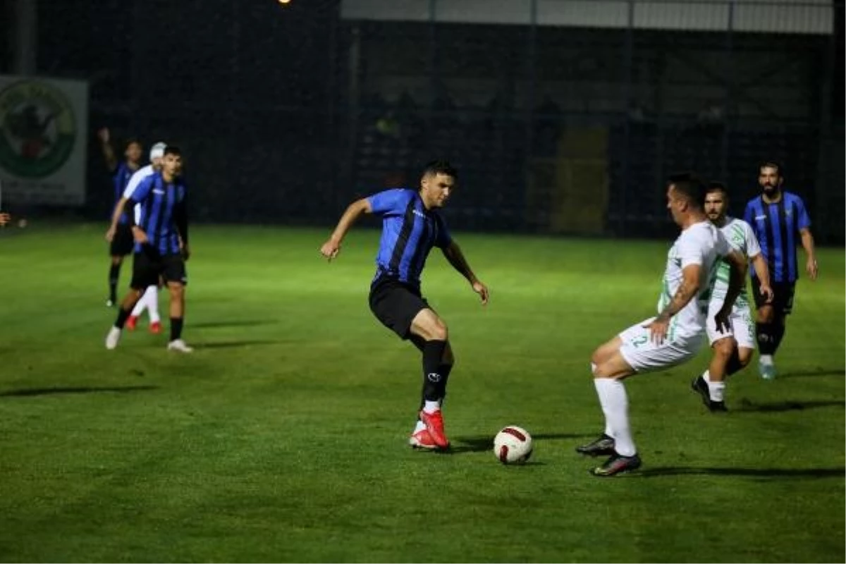 Karacabey Belediyespor, Kırşehir\'i 3-0 mağlup etti