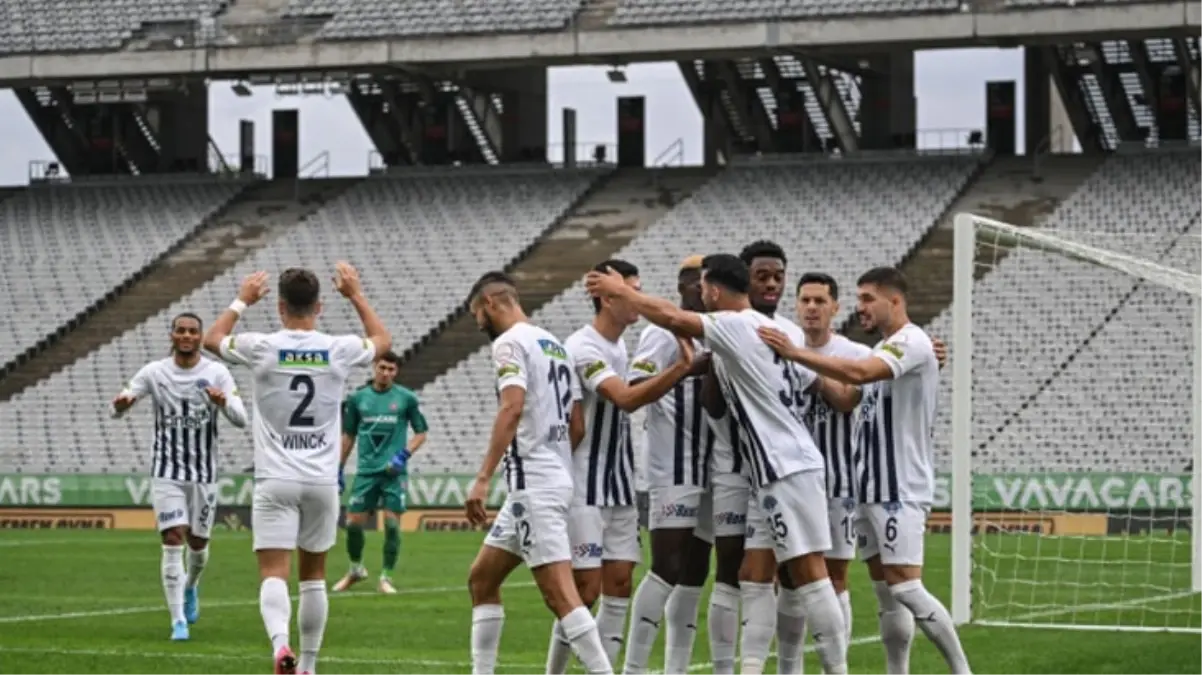 Kasımpaşa, Haliç derbisinde Fatih Karagümrük\'ü 3-2 mağlup etti