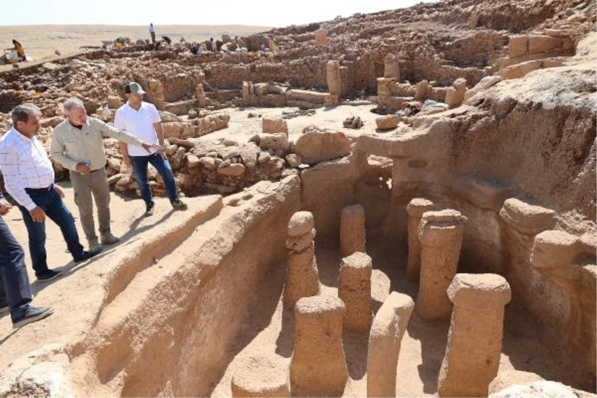 Göbeklitepe\'de 12 Bin Yıllık Boyalı Yaban Domuzu Heykeli Bulundu