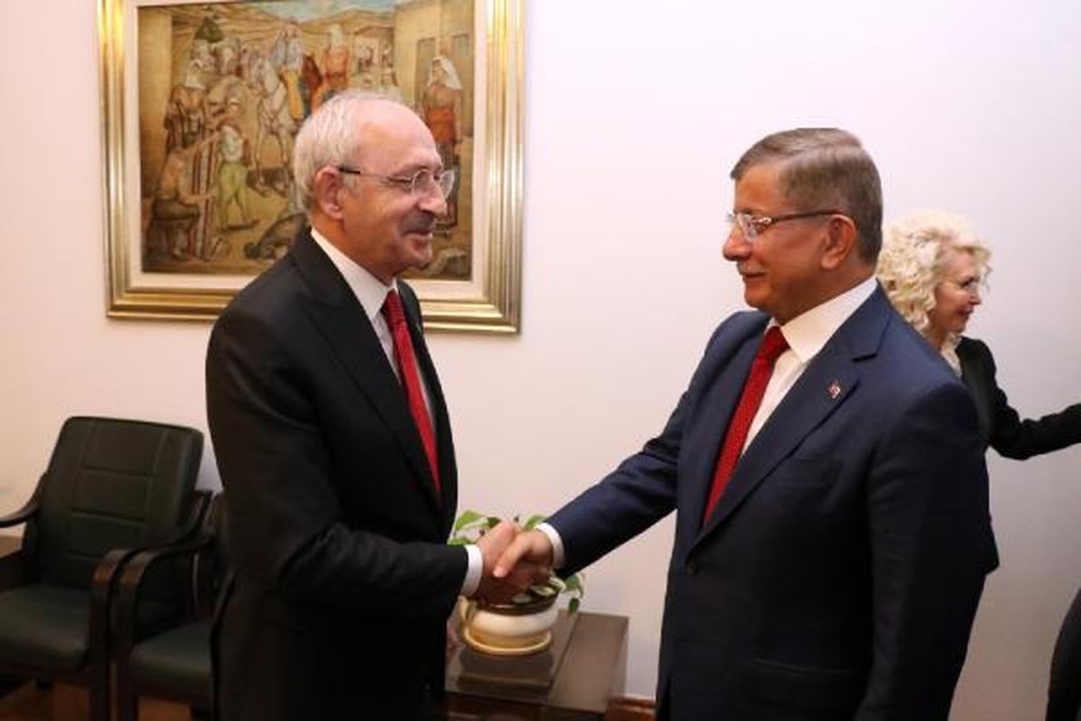 Kılıçdaroğlu, Karamollaoğlu ve Davutoğlu Meclis\'te Buluştu