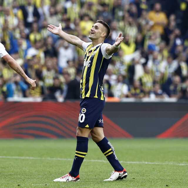 Son Dakika: Kanarya şov devam ediyor! Fenerbahçe, Süper Lig'in 7. haftasında sahasında Çaykur Rizespor'u 5-0 mağlup etti