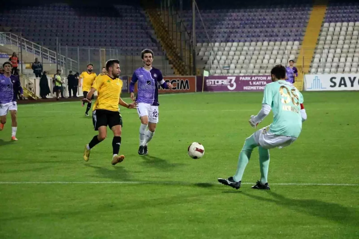 Afyonspor, Evinde Esenlerspor\'a 1-0 Mağlup Oldu