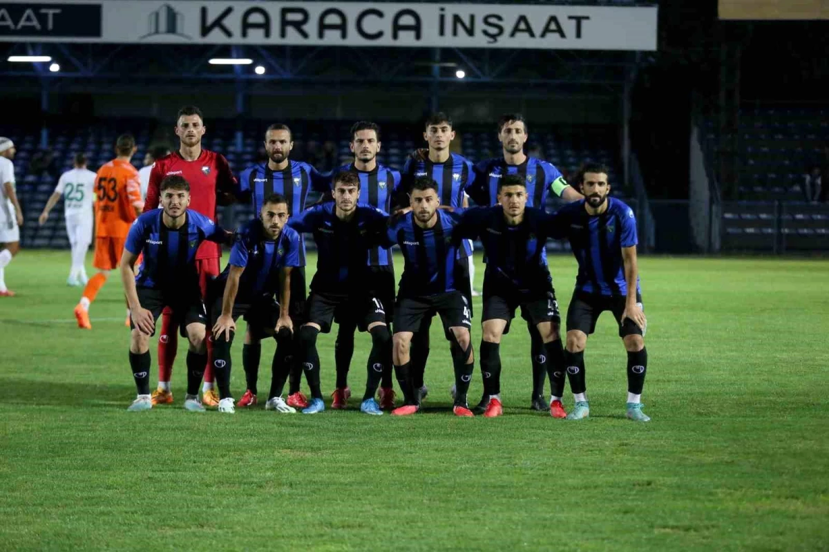 Karacabey Belediyespor, Kırşehir FSK\'yı 3-0 mağlup etti