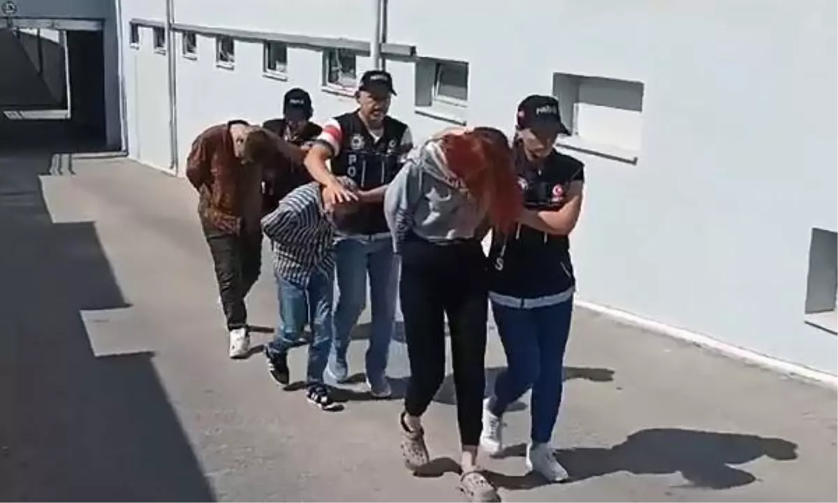 Adana\'da Uyuşturucu Operasyonu: 3 Gözaltı, 2 Tutuklama