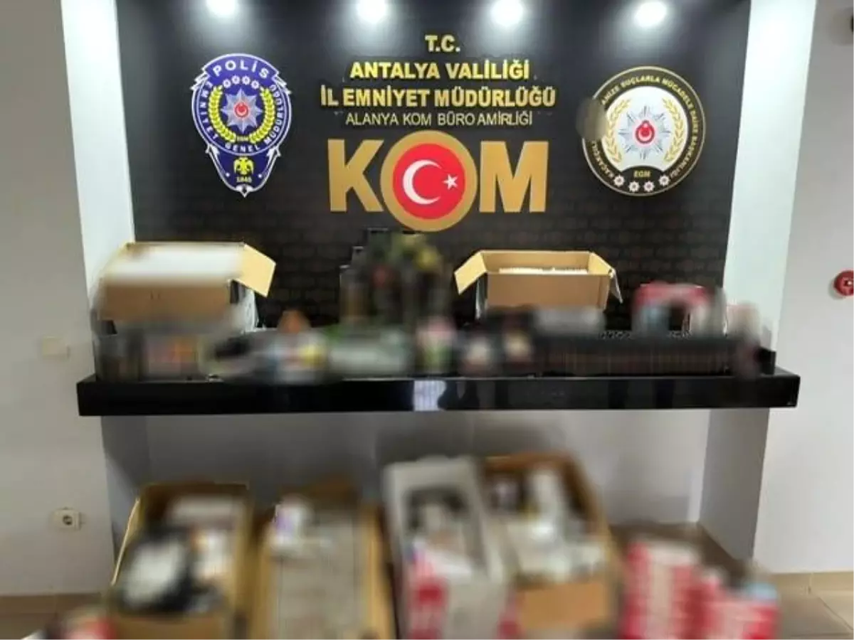 Antalya\'da Kaçakçılık Operasyonunda 10 Şüpheli Yakalandı