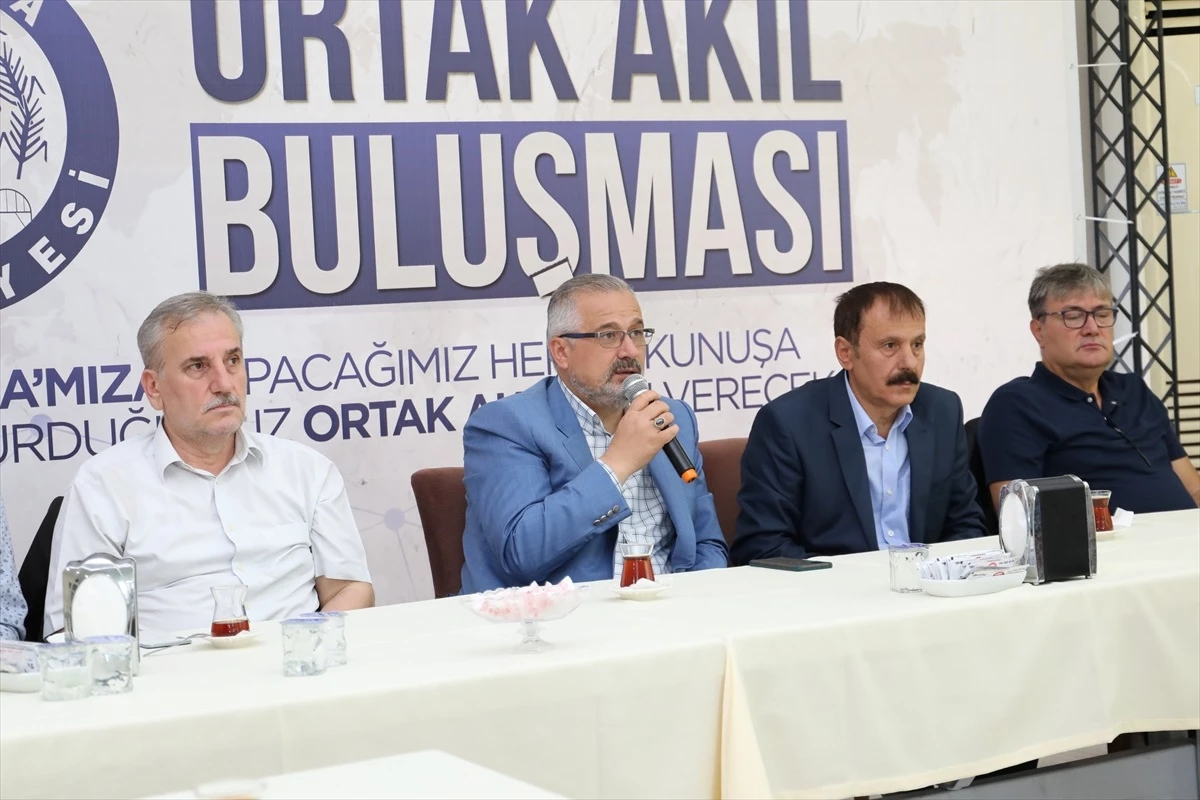 Bafra Belediye Başkanı Hamit Kılıç, berberlerle bir araya geldi