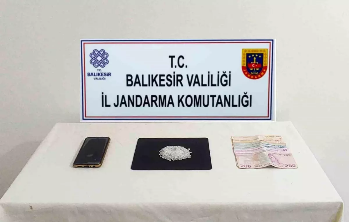 Balıkesir\'de Kaçakçılık ve Organize Suç Operasyonunda 25 Şüpheli Gözaltına Alındı