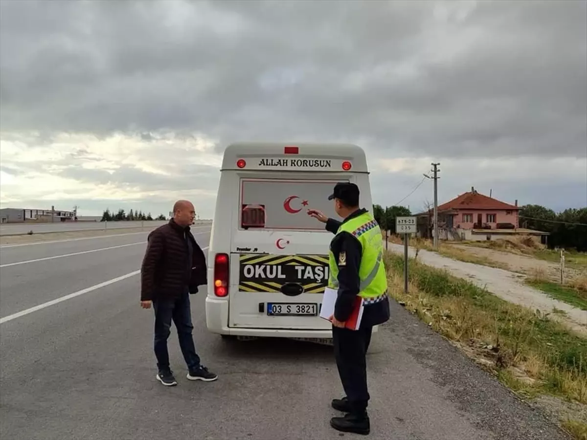 Bolvadin'de okul servis araçları denetlendi