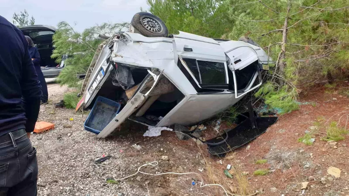 Bursa\'da direksiyon başında uyuyakalan sürücü takla atan araçta gözünü açtı