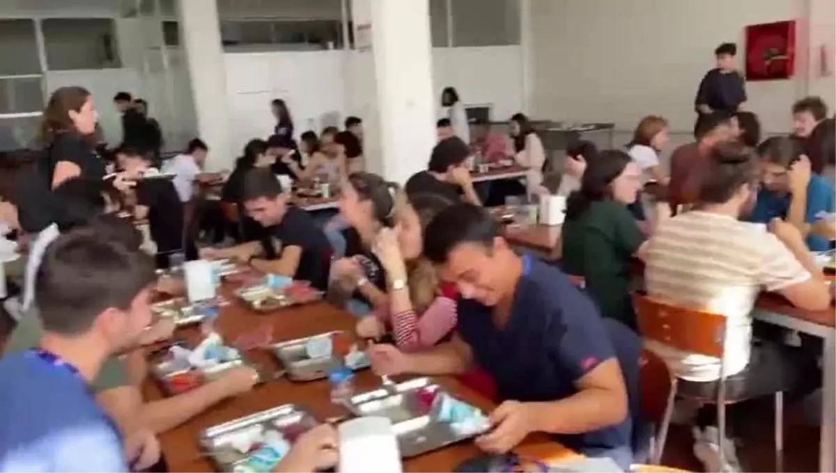 Ege Üniversitesi Öğrencileri Yemek Zammını Protesto Etti