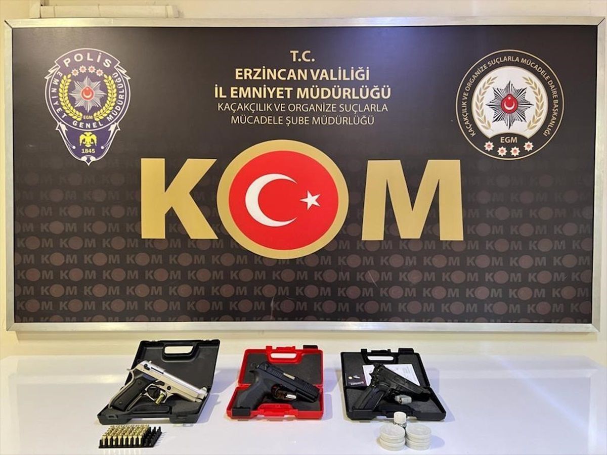 Erzincan\'da Silah Kaçakçılığı Operasyonu: 4 Şüpheli Gözaltına Alındı