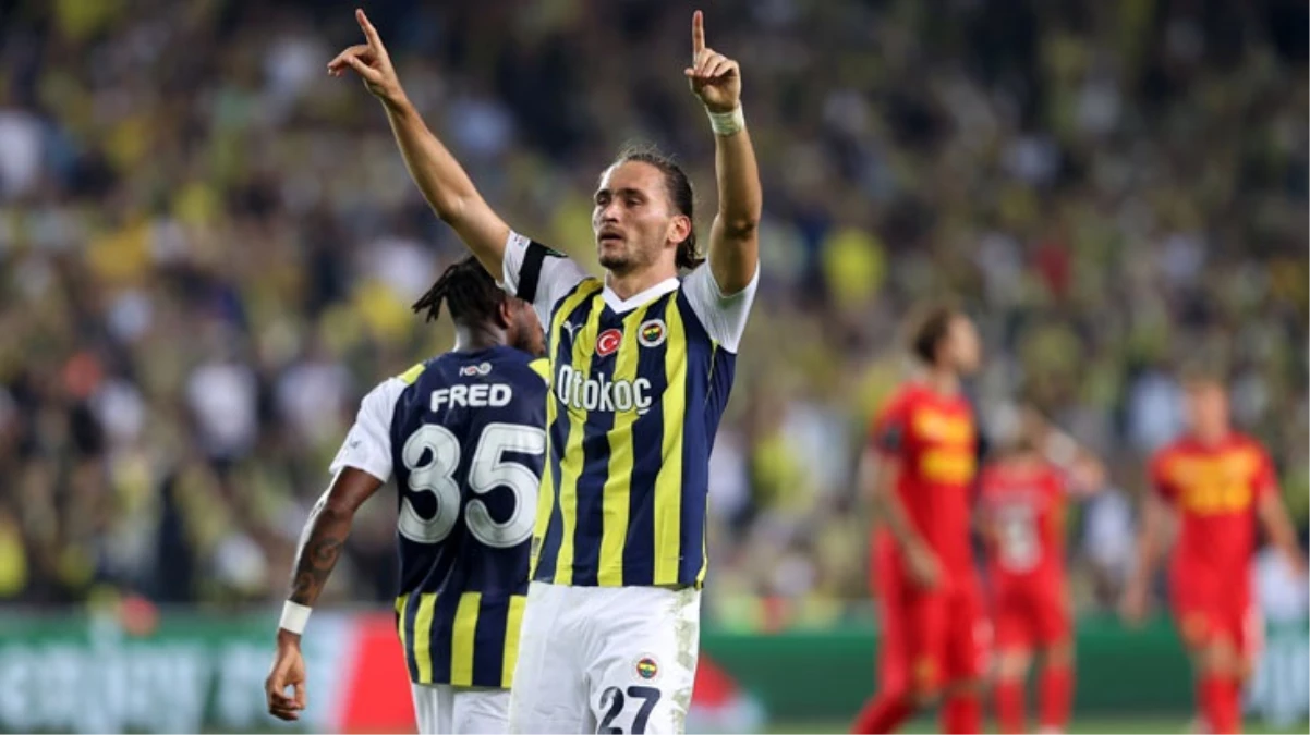 Karar verildi! Fenerbahçe, Crespo\'nun sözleşmesini 2025 yılına kadar uzattı