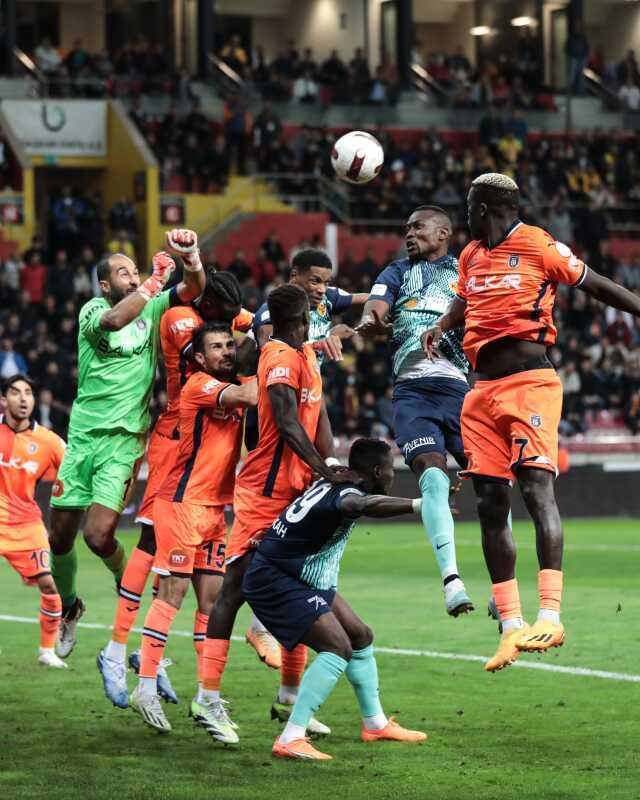 Hafta sessiz kapandı! RAMS Başakşehir, Kayserispor ile puanları bölüştü