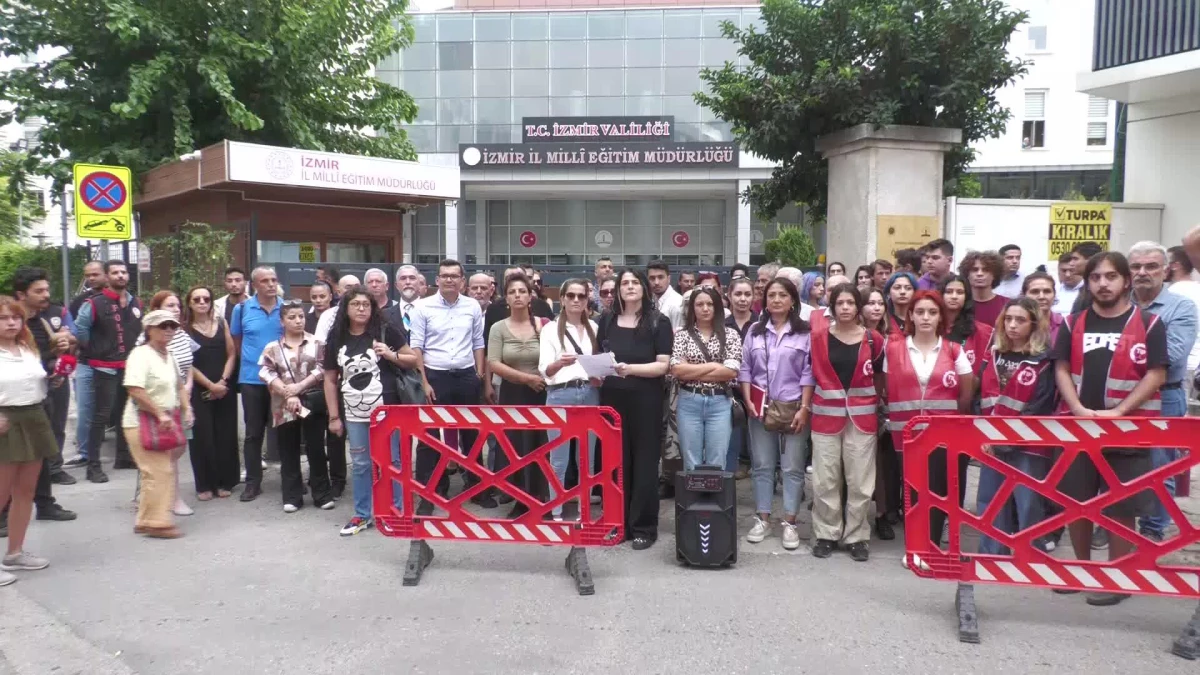 İzmir\'de Okulda Taciz İddiası: Veliler Gözaltına Alınan Şahsın Serbest Bırakılmasına Tepki Gösterdi