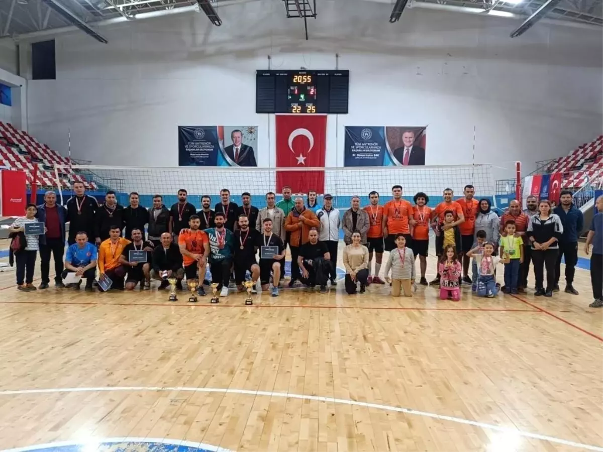 Ağrı\'da Cumhuriyetin 100. Yıl Kutlamaları Kapsamında Masa Tenisi ve Voleybol Karşılaşmaları Tamamlandı