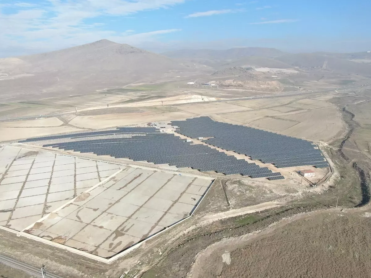 Kayseri\'de 160 Milyon Liralık Güneş Enerji Santrali Açıldı