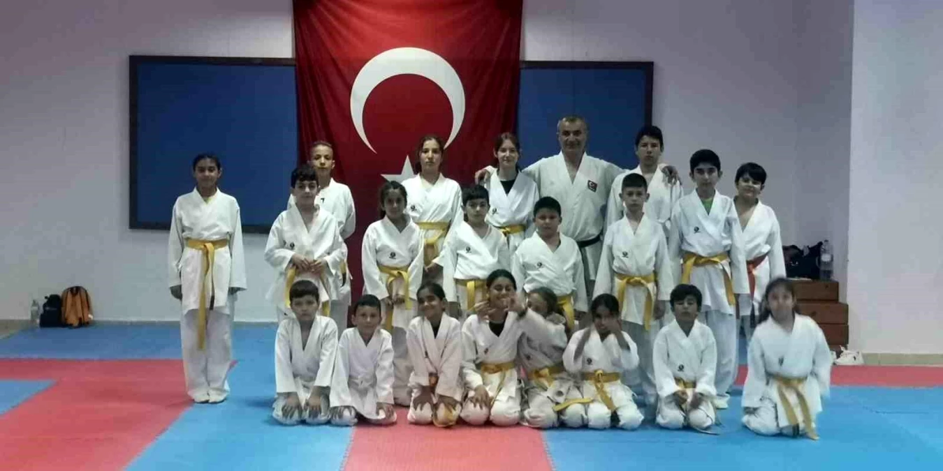 Kemer Belediyesi Karate Takımı Minikler Antalya Karate Şampiyonası\'nda 7 madalya kazandı