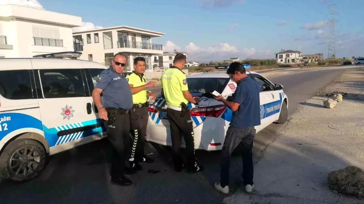 Alkollü sürücü kaçtı, takip eden sürücü polise teslim etti