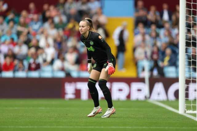 Korktukları başlarına geldi! Aston Villa'nın kadın takımı 'Tüm hatlarımız belli' dedikleri formayla maça çıktı