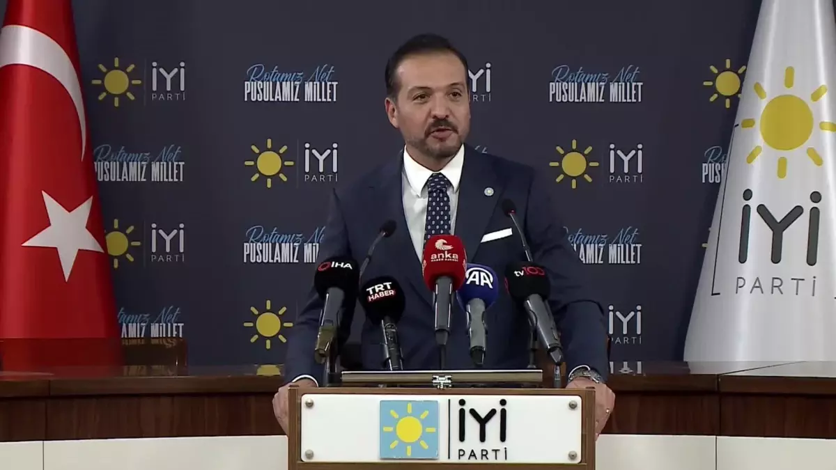 Kürşad Zorlu: "\'ver Yetkiyi, Gör Etkiyi\' Diyen Siyasi İktidar, Her Defasında \'Nasıl Olsa Oyu Aldık, Seçimi Kazandık\' Düşüncesiyle Emekliye Sırt...