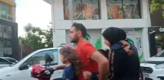 Motosikletin tehlikeli yolculuğu cep telefonu kamerasına yansıdı
