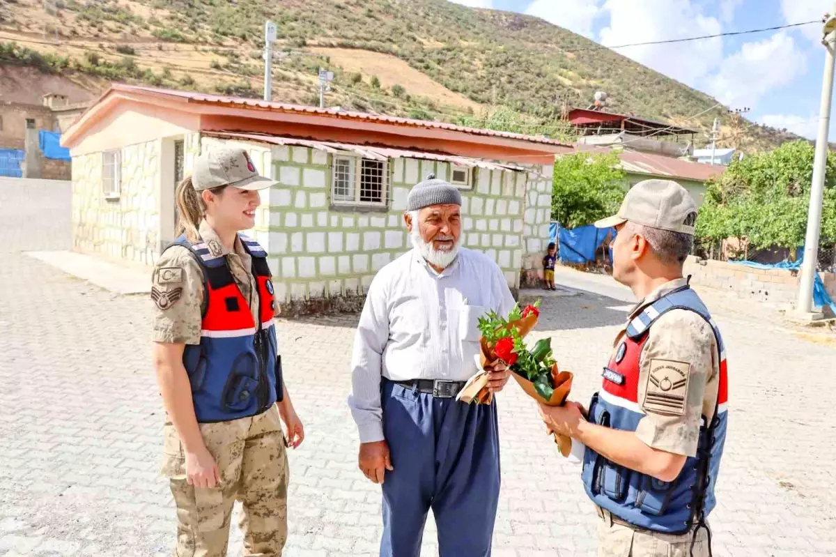 Siirt\'te jandarma ekipleri yaşlıları unutmadı