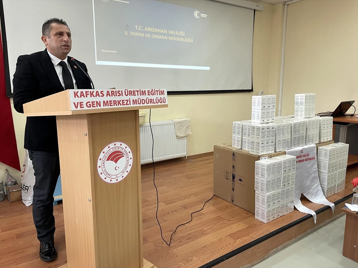 Tarım ve Orman Bakanlığı, Ardahan\'daki 500 arıcıya varroa hastalığına karşı 5 bin ilaç desteği sağladı