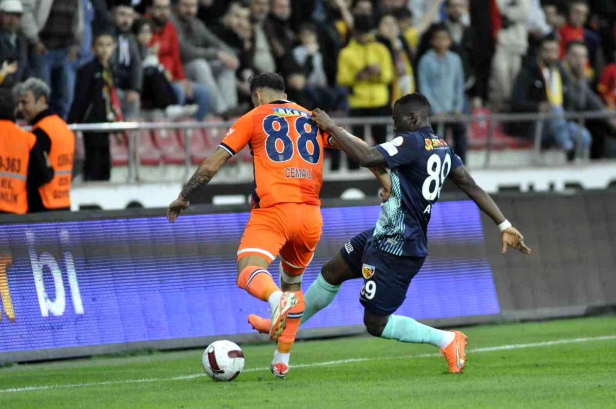 Trendyol Süper Lig\'de Kayserispor ile RAMS Başakşehir 0-0 berabere kaldı