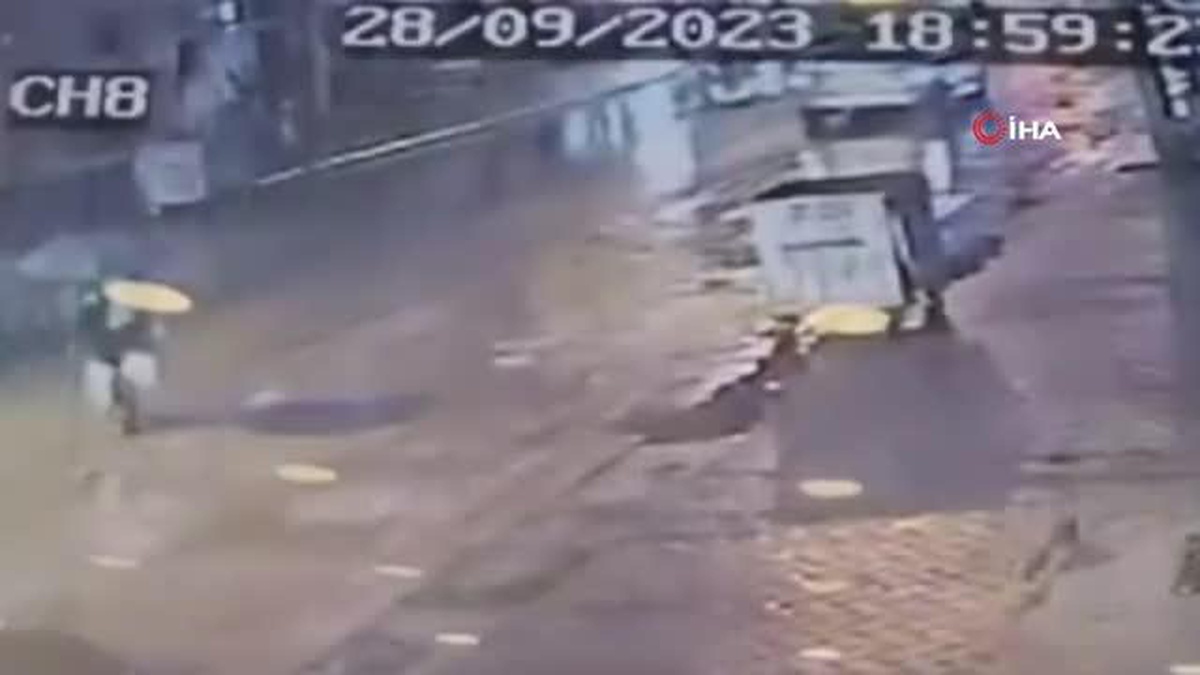 Eskişehir\'de Yolun Karşısına Geçmek İsteyen Vatandaşa Çarpan Araç Kaçtı