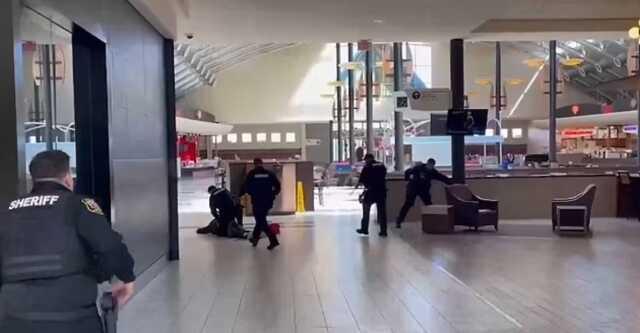 YouTuber, şaka yapmak istediği yemek kuryesi tarafından göğsünden vuruldu YouTuber, şaka yapmak istediği yemek kuryesi tarafından göğsünden vuruldu