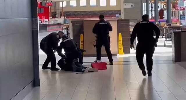 YouTuber, şaka yapmak istediği yemek kuryesi tarafından göğsünden vuruldu YouTuber, şaka yapmak istediği yemek kuryesi tarafından göğsünden vuruldu