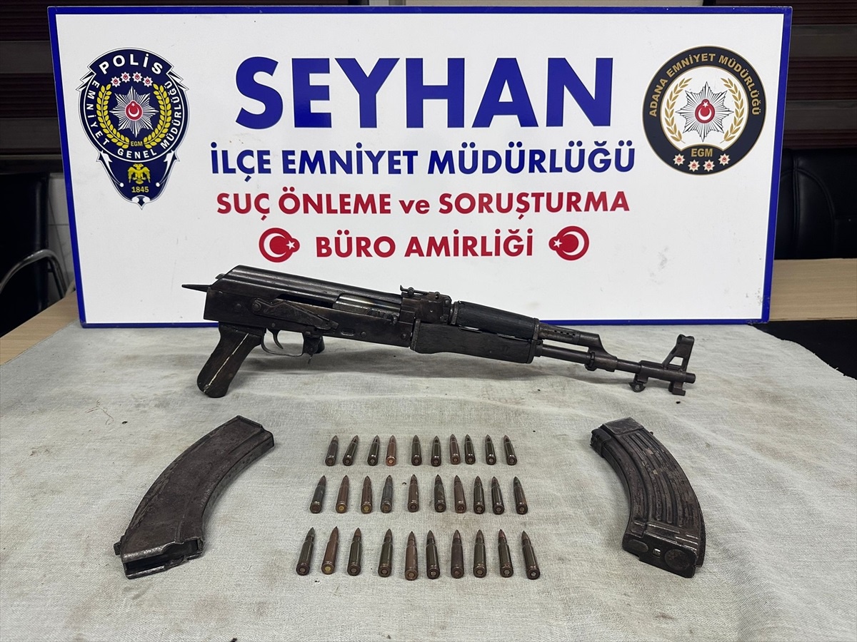 Adana\'da Kalaşnikoflu Motosikletteki 2 Kişi Gözaltına Alındı