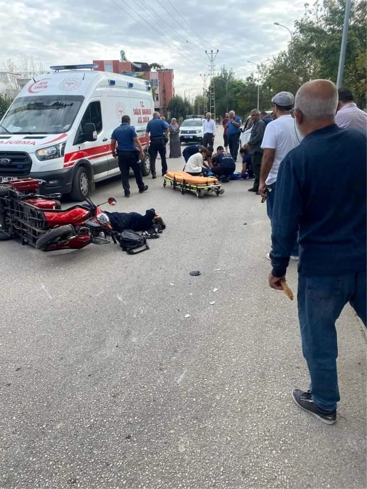 Adana\'da elektrikli bisiklet ile hafif ticari araç çarpışması: 1 bebek hayatını kaybetti