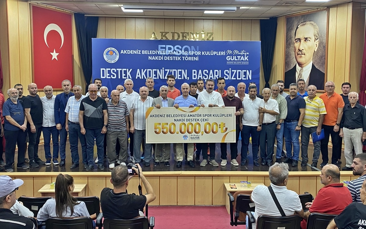 Akdeniz Belediyesi, 75 amatör spor kulübüne 550 bin lira destek sağladı
