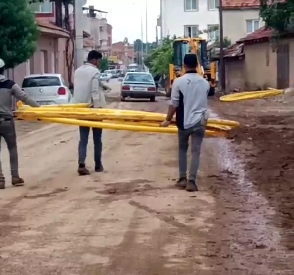 Aksa Doğalgaz, Başmakçı\'da döşediği hattı geri söktü