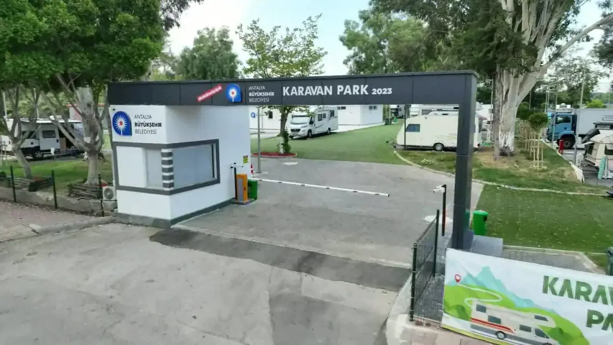 Antalya Büyükşehir Belediyesi tarafından Konyaaltı\'nda Karavan Park hizmete açıldı