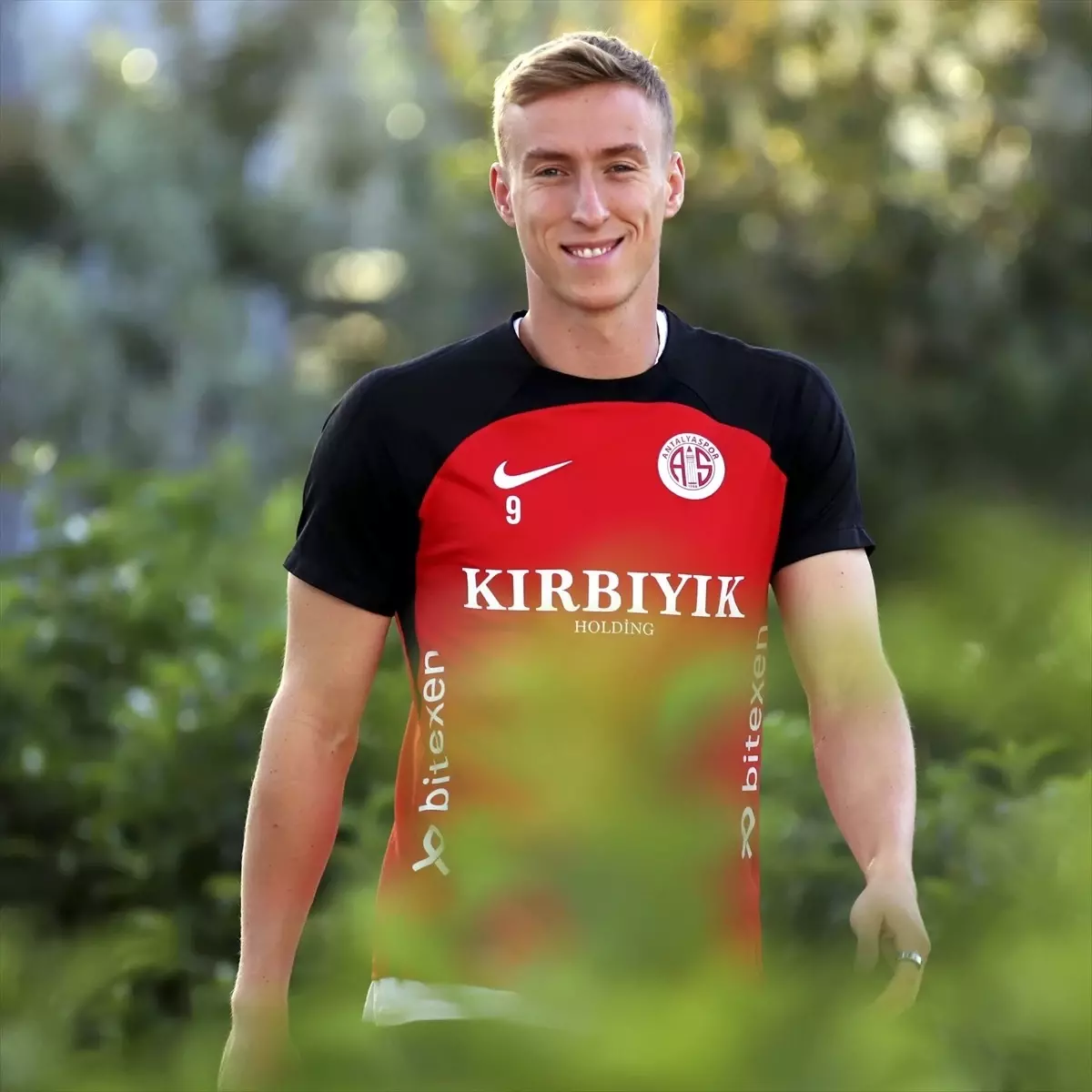 Adam Buksa, Bitexen Antalyaspor\'un skor üretimine katkı sağladı