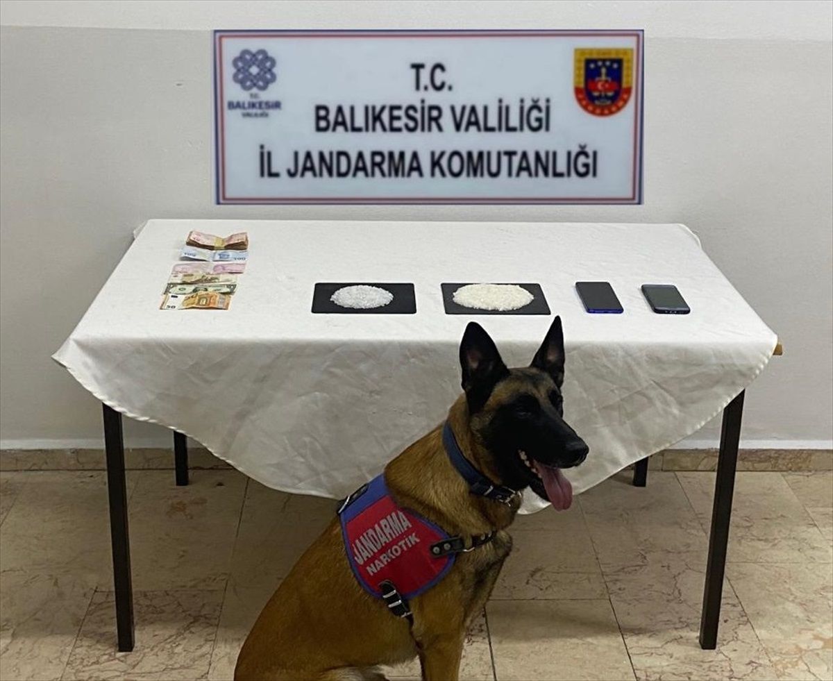 Balıkesir\'de Uyuşturucu Operasyonunda 2 Şüpheli Gözaltına Alındı