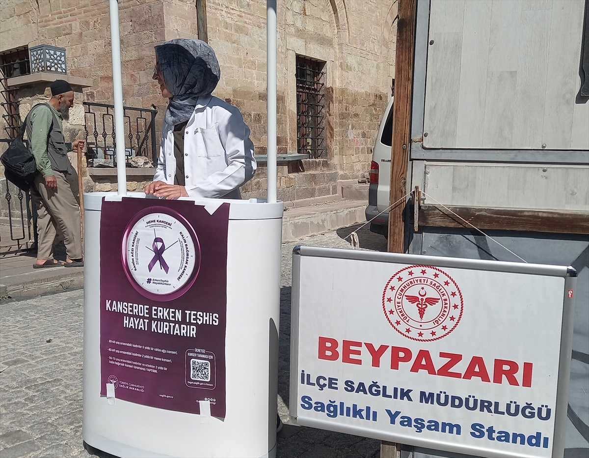Beypazarı İlçe Sağlık Müdürlüğü, Cami Önlerinde Kanser Bilgilendirme Çalışması Yaptı