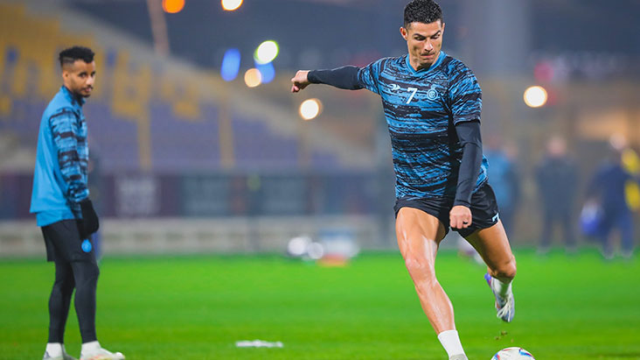 Dur durak bilmeyen Ronaldo Arabistan'ın en iyisi seçildi