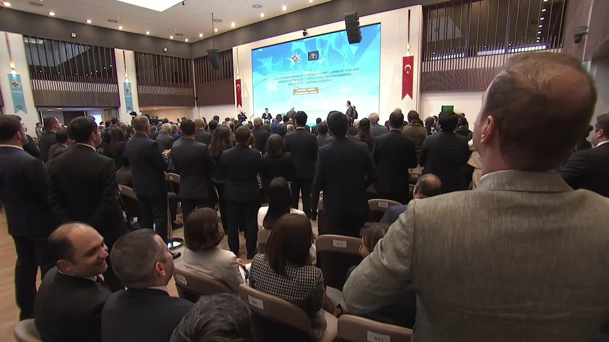 Cumhurbaşkanı Erdoğan: "Vatandaşlarımızın özgürlük alanlarını genişletme idealimizin tepesinde ülkemizi darbe anayasasından kurtarmak vardır."