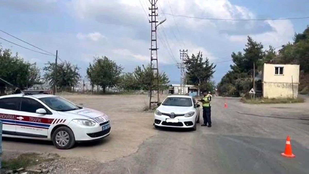 Hatay\'da düzensiz göç ve aranan şahıslara yönelik operasyon