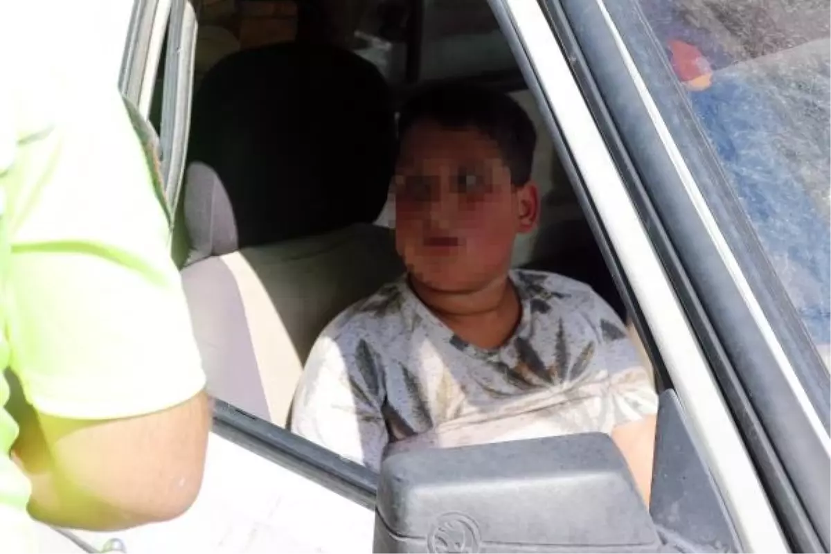 Antalya\'da çocuklar tarafından kaçırılan kamyonet polis tarafından durduruldu