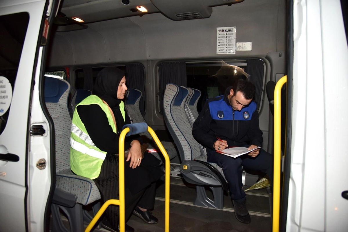 Kartepe\'de Öğrenci Servisleri Denetleniyor